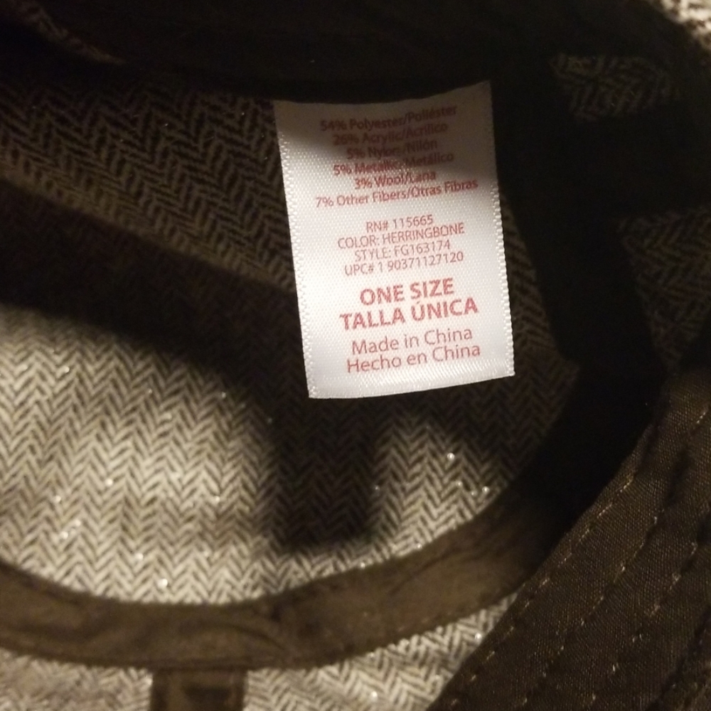 Cute hat - Picture 3 of 3